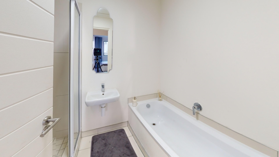 2 Bedroom Property for Sale in Zonnebloem Western Cape